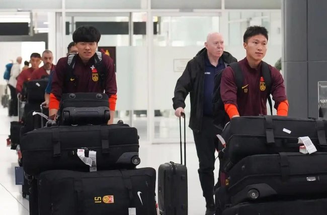 国足备战冲刺查漏补缺 27名球员仍有4人无缘参赛