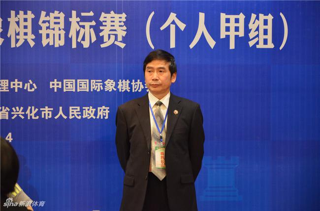 裁判长唐建明努力维护棋手权益赛场严防作弊
