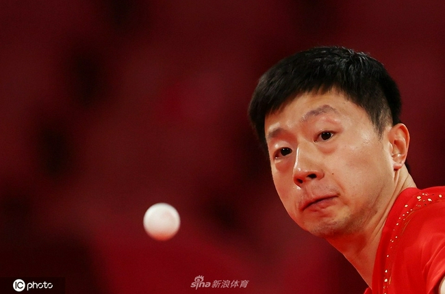 眼袋重 险些滑倒 马龙这两个细节让人心疼!