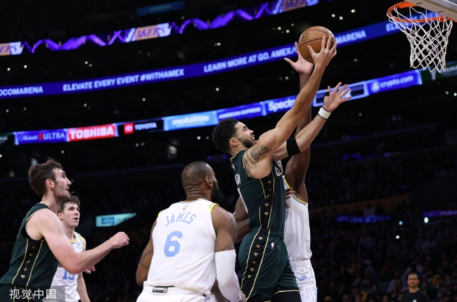 塔图姆空砍32分绿军惜败掘金 约基奇三双统治内线掘金主场险胜凯尔特人