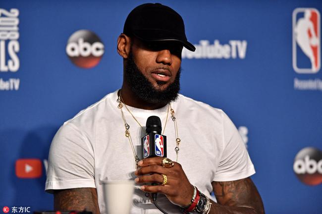 詹姆斯新球衣曝光！