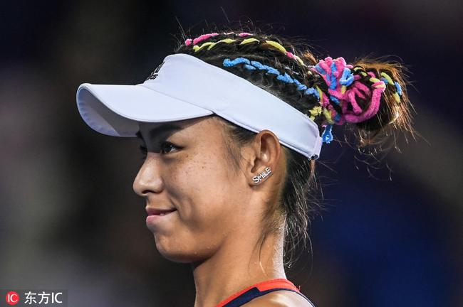 图王蔷新发型闪亮珠海赛小组赛彩色头绳似绚烂彩虹都没