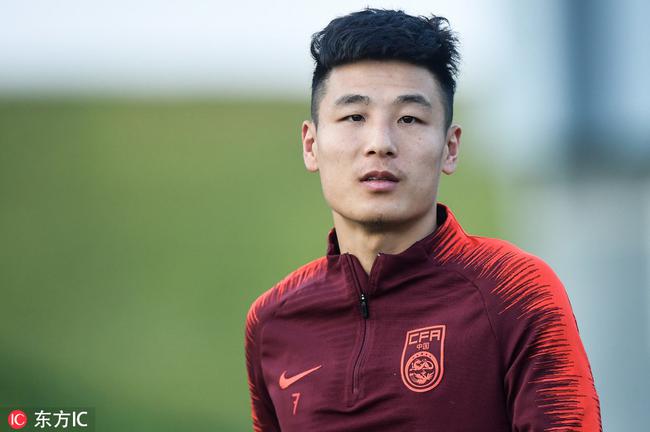 多哈集训里皮仍在斟酌阵容 调心态武磊秀乒球绝技