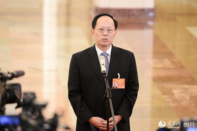 国家体育总局局长苟仲文.张启川 摄