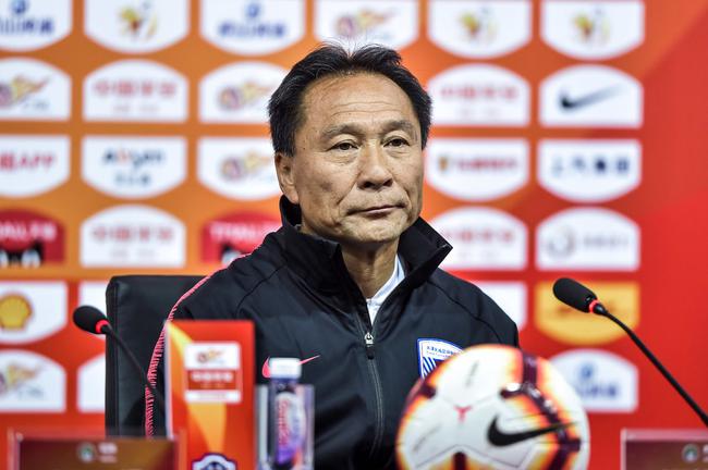 沈祥福:没取胜还是很遗憾 我们踢得一场比一场好