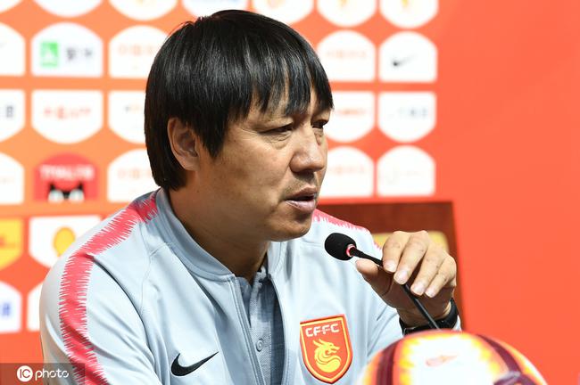 谢峰10月20日,在中超联赛第26轮比赛中,河北华夏幸福客场对阵江苏苏宁