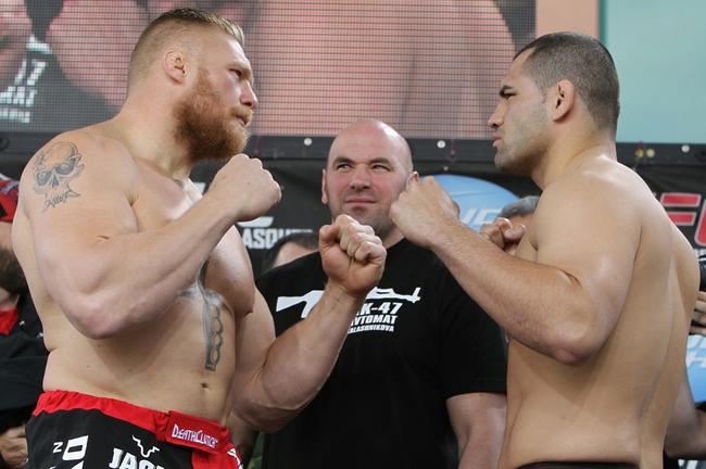 白大拿完全支持凯恩签约WWE