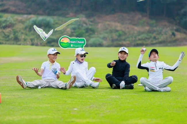 孩子們享受賽場