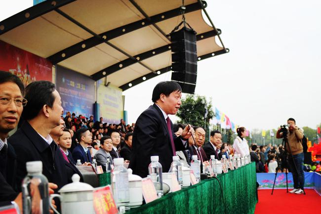 江西省人民政府副省长孙菊生出席开幕式并宣布比赛开幕