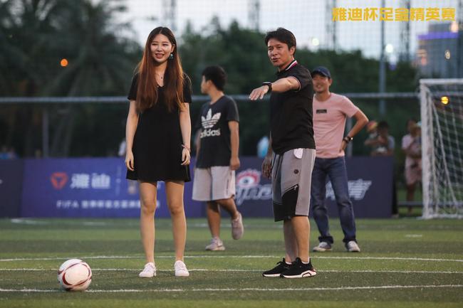 彭伟国美女主播组队射门南粤名宿指导也见功力
