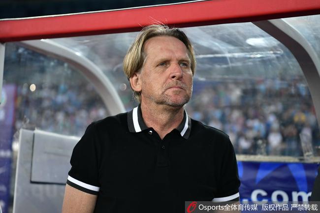 一方主帅舒斯特尔