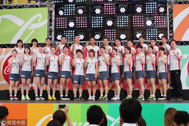 日本羽毛球队
