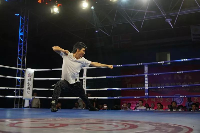 《少林寺传奇》主演李炳渊先生带来精彩展示