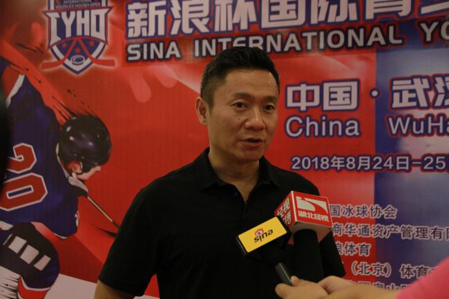 新浪网高级副总裁、新浪体育总经理魏江雷接受采访