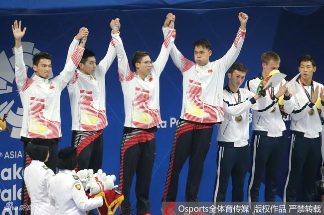 中国4×100米混合泳接力夺冠