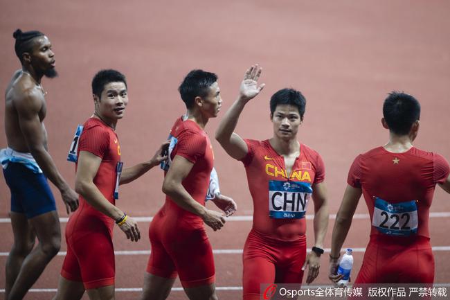 田径男子4x100米接力预赛 中国队小组第二出线