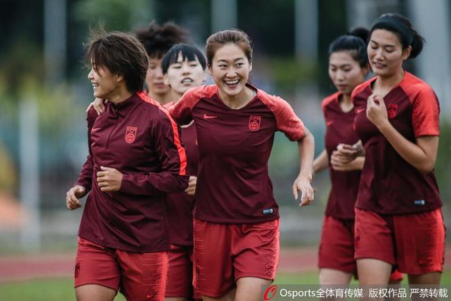 中国女足轻松备战亚运会决赛