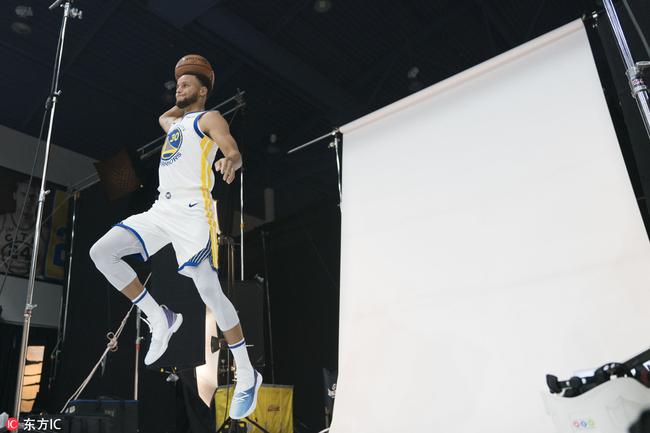 库里又被老美调戏了