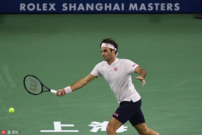 费德勒在比赛中