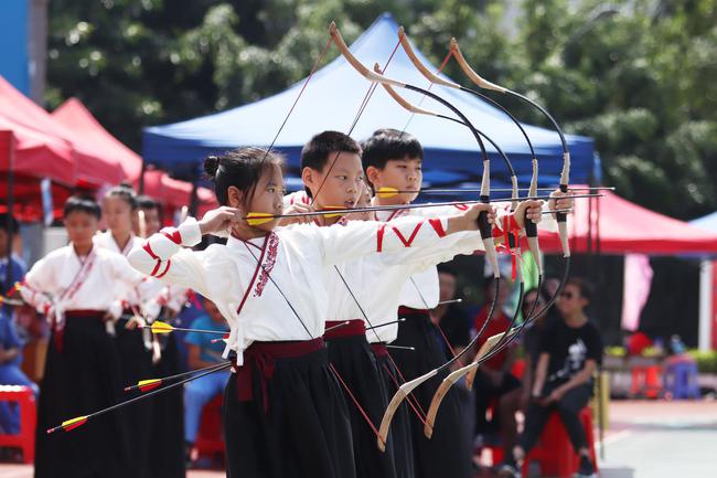 深圳举行粤港澳大湾区青少年射箭赛坪山队成大赢家