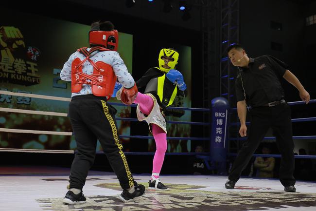 12岁女孩激战擂台