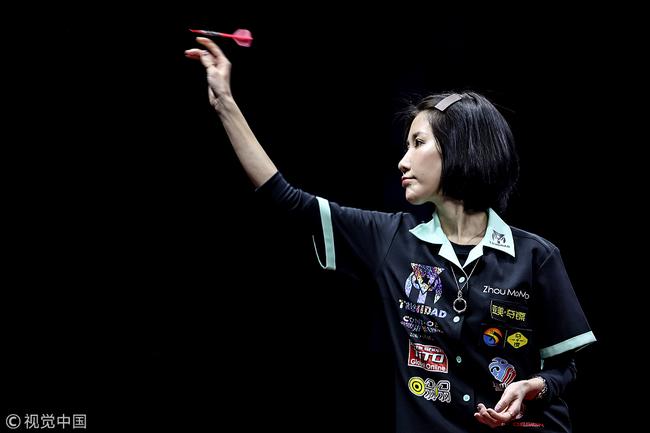 飞镖美女选手周莫默