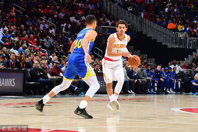库里迎接特雷杨来NBA