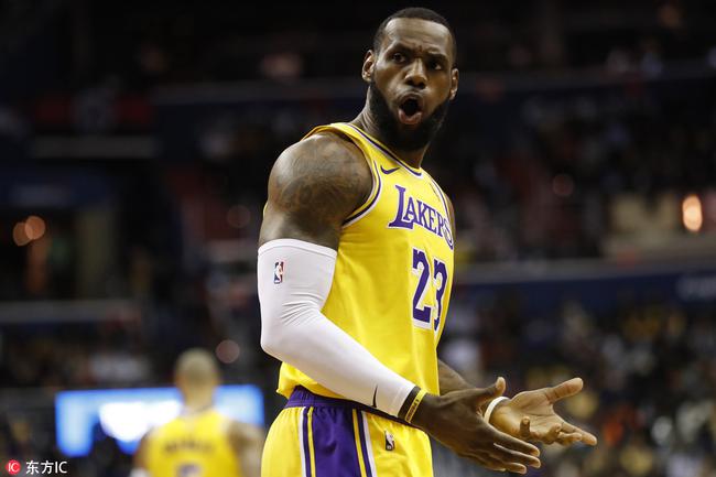 詹姆斯：“？？？”