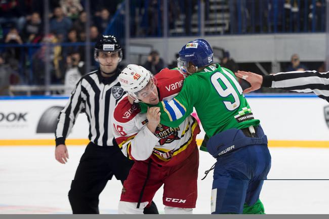 KHL万科龙客场负乌法