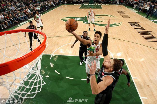 雄鹿保住联盟第一