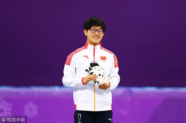 李靳宇冬奥会获得银牌