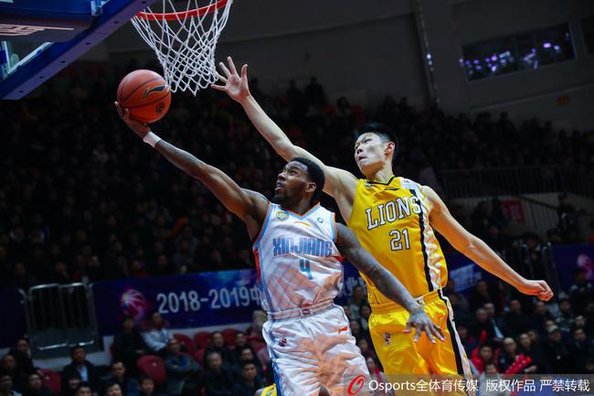 新疆127-111主场胜广厦