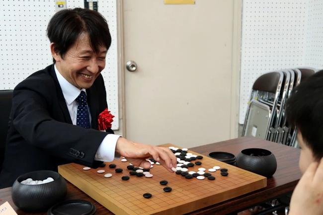 日本棋院副理事长：小林觉九段