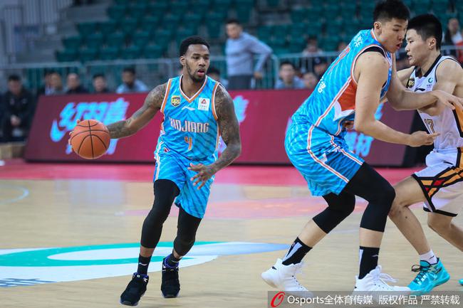 亚当斯本场状态糟糕