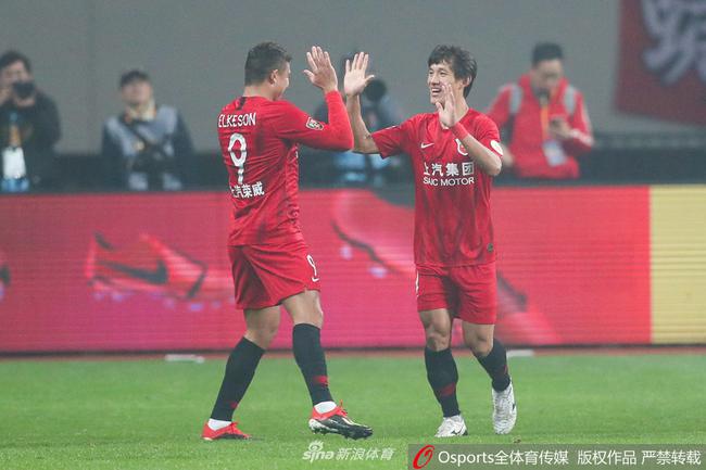 上港给大家的思考是：外援为陪衬 本土球员是C位