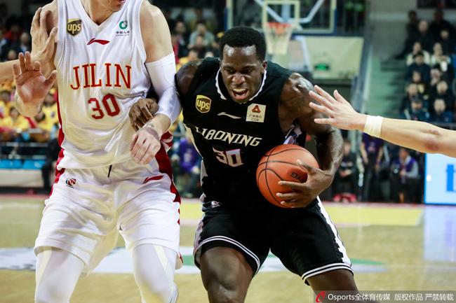 巴斯今晚发挥相当糟糕