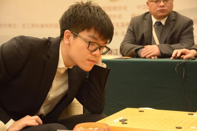 王中王赛陈耀烨淘汰柯洁 范廷钰连笑二连胜