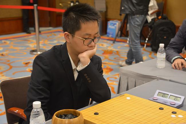 西南棋王赛柯洁杀进4强[¨鼎新] 黑马新锐连胜古力时越【¨世界冠军】