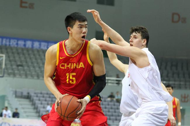 国青男篮险胜波兰