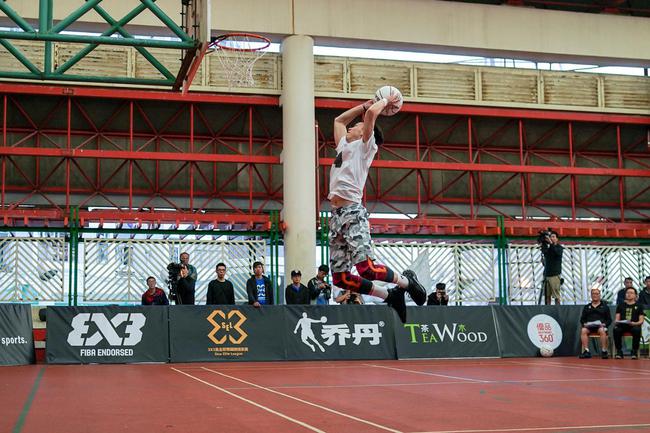 在钟显超看来,自己这种身高的球员,天赋是最重要的,尤其是从事扣篮