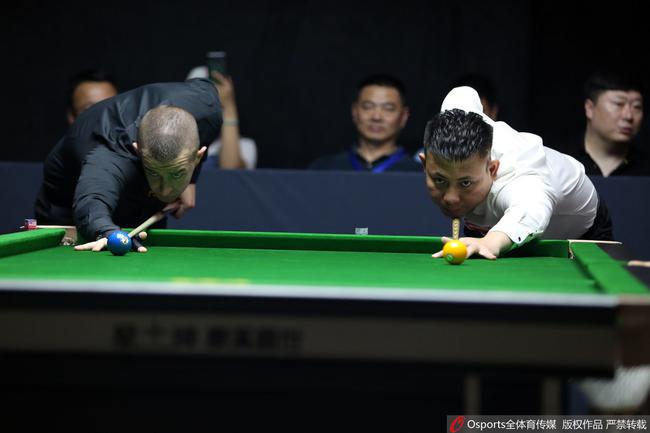 郑宇伯22-11领先杰森-肖