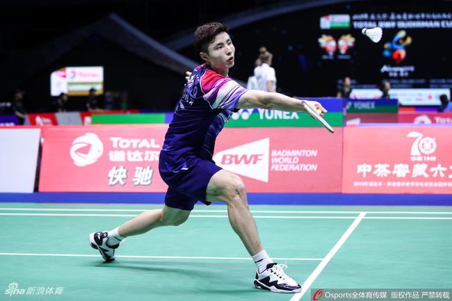 首场小组赛石宇奇2-0李梓嘉