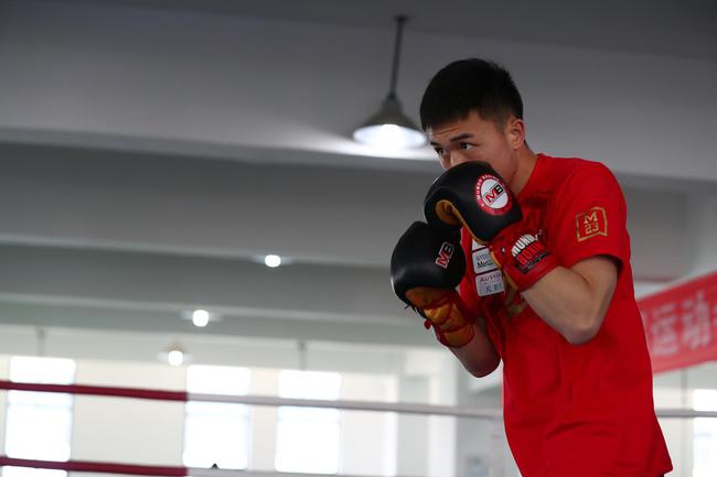 徐灿赛前公开训练