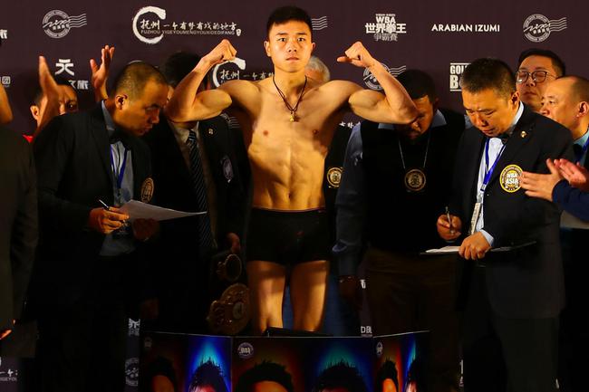 徐灿赛前称重顺利