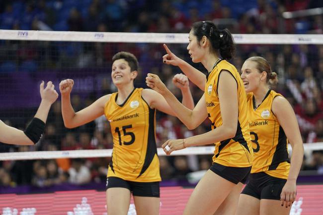 朱婷和卡拉库尔特曾是瓦基弗队友