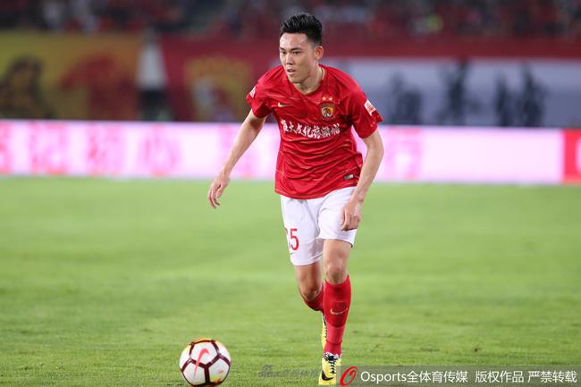 恒大唯一正牌左邊衛只有李霄鵬一個人