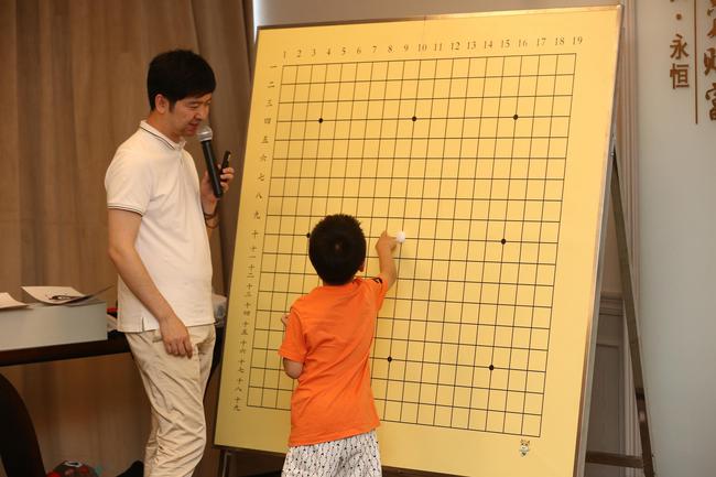 〈孩子〉围棋天地人物专访赵守洵[¨专访] 职业棋手中的教育家