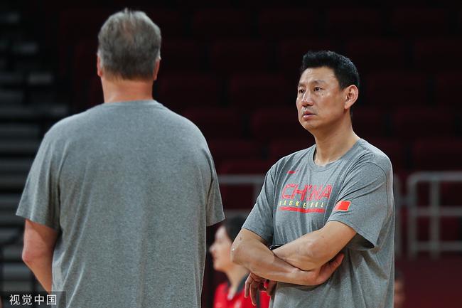 李楠接受记者采访