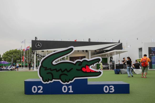 LACOSTE EYEWEAR携手诺瓦克。德约科维奇和丹尼尔·梅德韦杰夫激情燃动上海大师赛