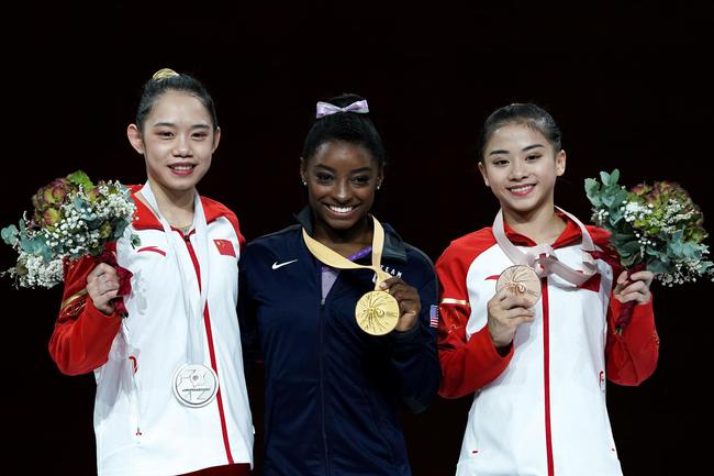 刘婷婷李诗佳摘银铜